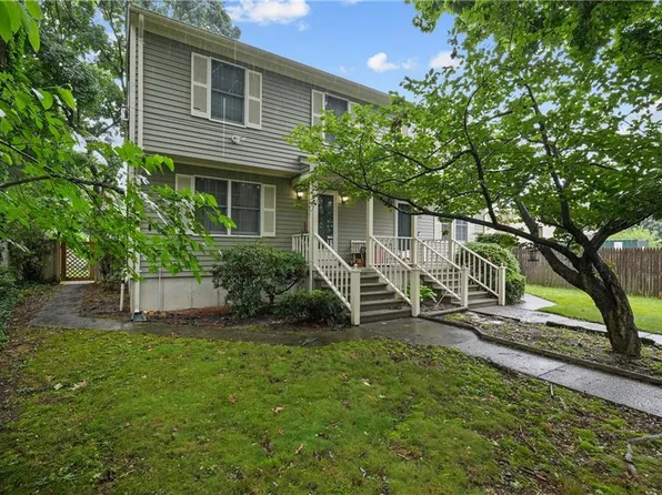 918-920 Roger Williams Ave E, Rumford, RI 02916
