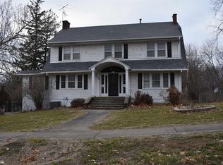 405 9th St, Eldon, IA 52554