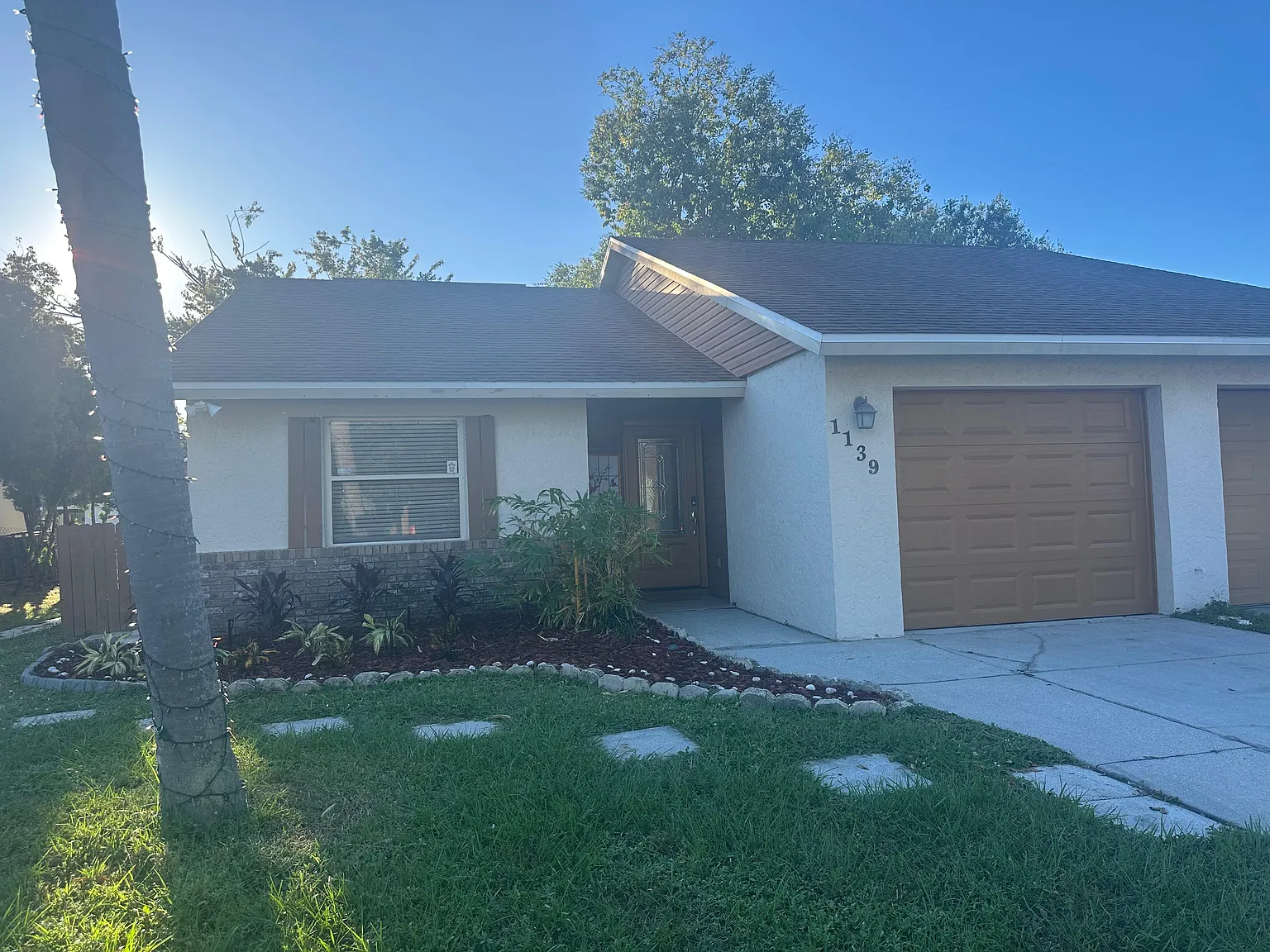 2 bed, 887 sqft, $2,000 — Photo 2