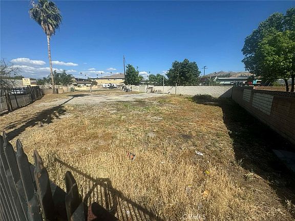 3rd image of 0 E La Cadena Dr Lot 3
