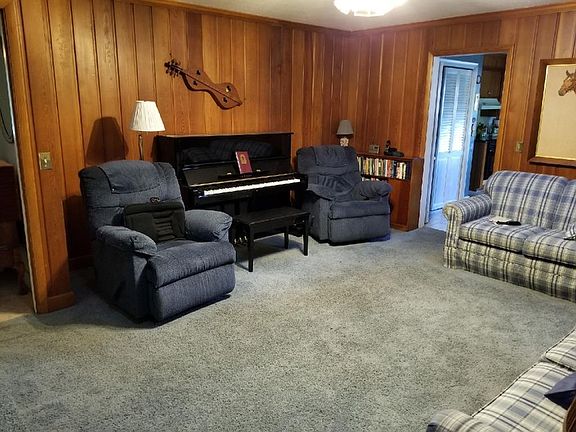 3rd image of 601 Knollwood Dr