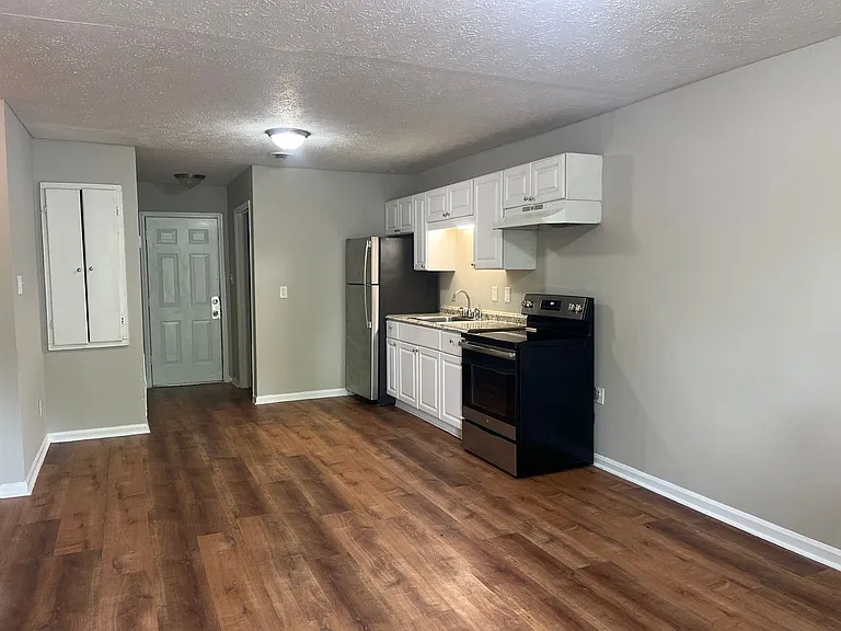 214 Kentucky Ave — Photo 2