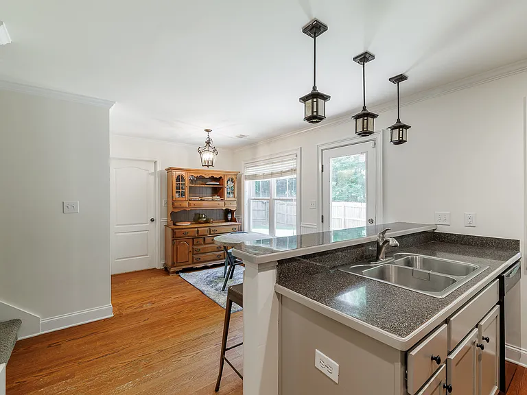 530 Edgewood Dr — Photo 14