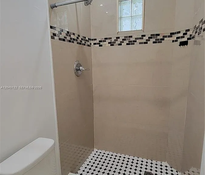 14200 NE 15th Ave — Photo 9