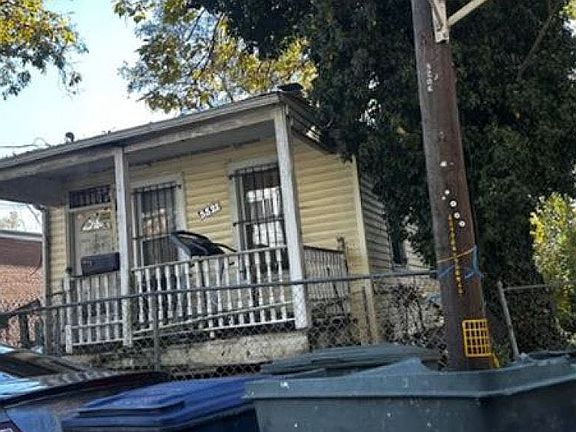 3rd image of 5321 Jay St NE