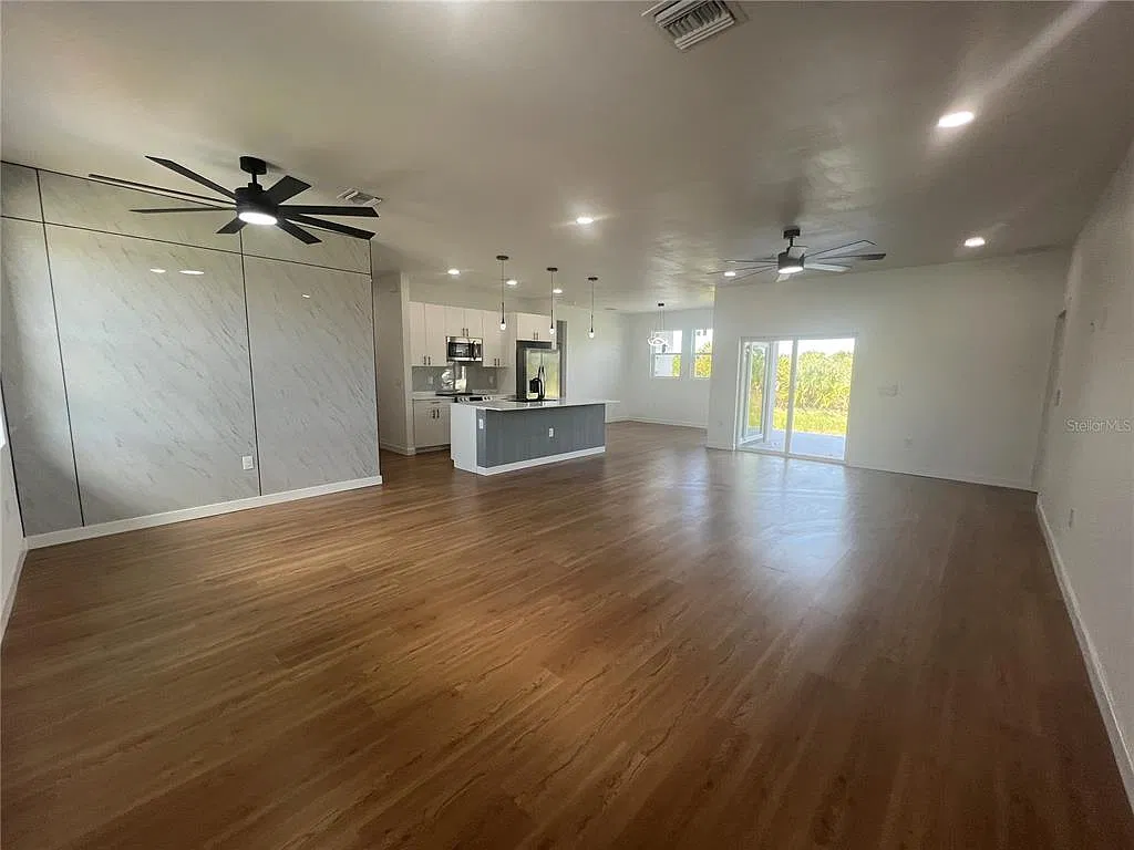 3 bed, 2.0 bath, 1900 sqft, $2,800 — Photo 3