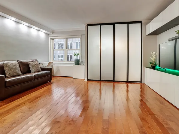 159 W 53rd St APT 19A, New York, NY 10019