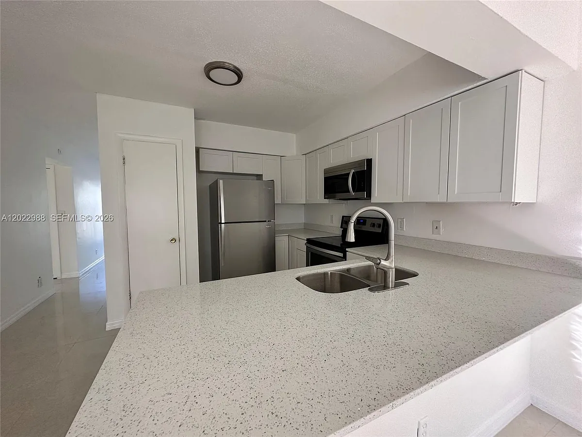 Building Photo - 480 NW 42nd Ct #2