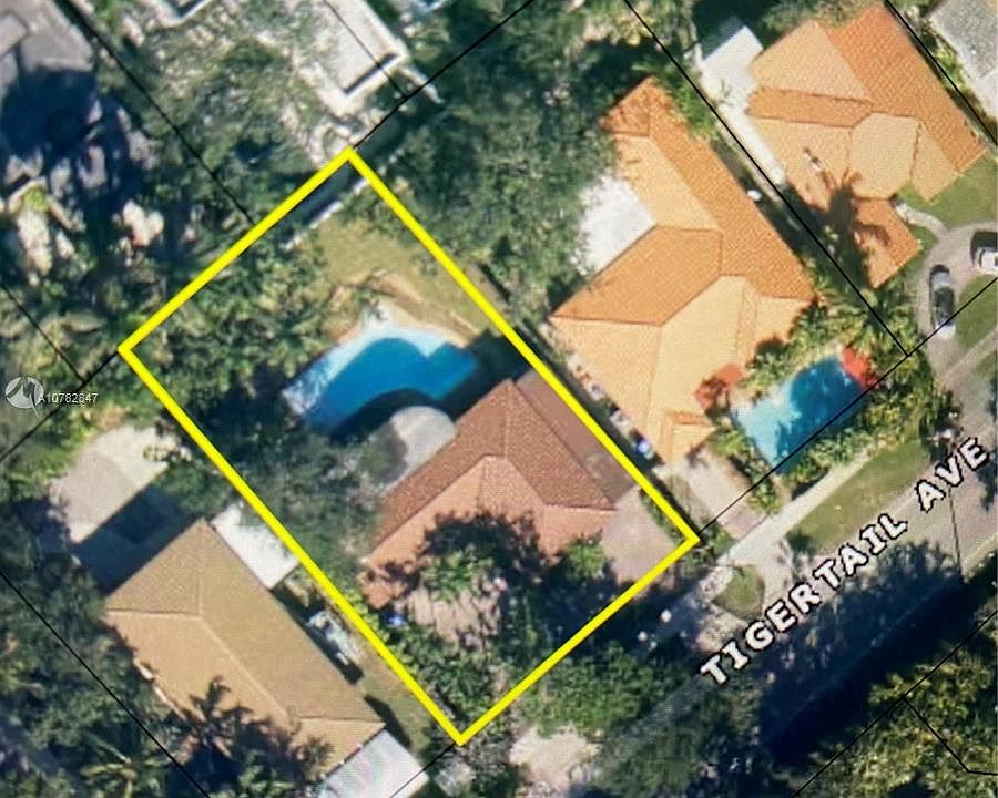 1st image of 2481 Tigertail Ave #0