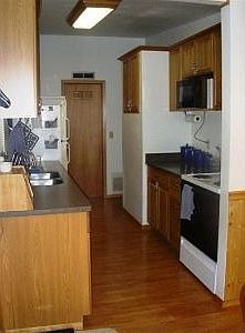Kitchen, all appliances stay