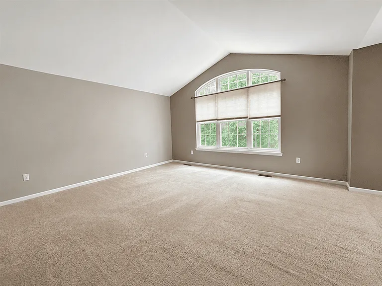 47599 Pembroke Dr — Photo 13