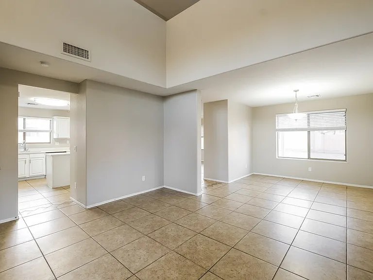 15178 W Taylor St — Photo 9