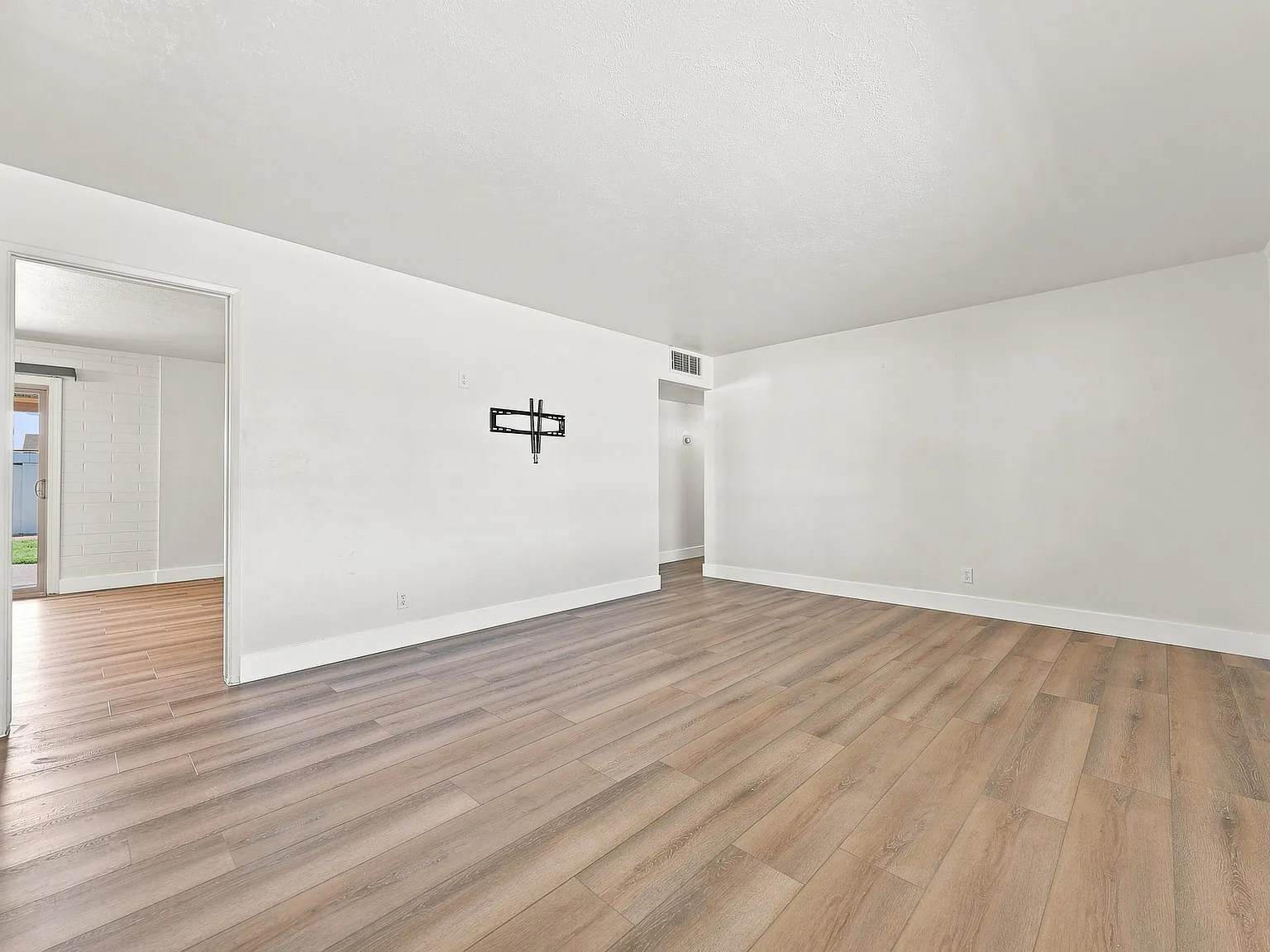 3 bed, 1362 sqft, $2,750 — Photo 4