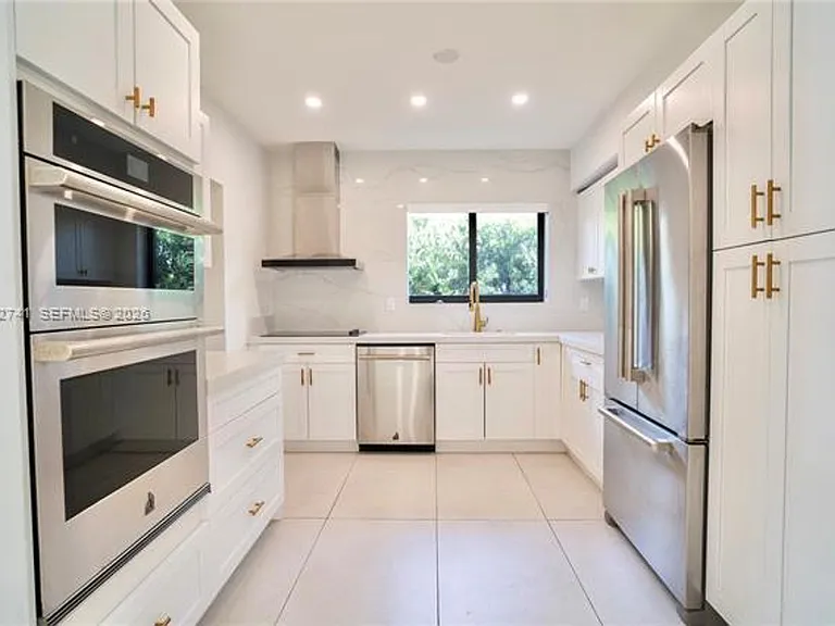 8811 Carlyle Ave — Photo 14