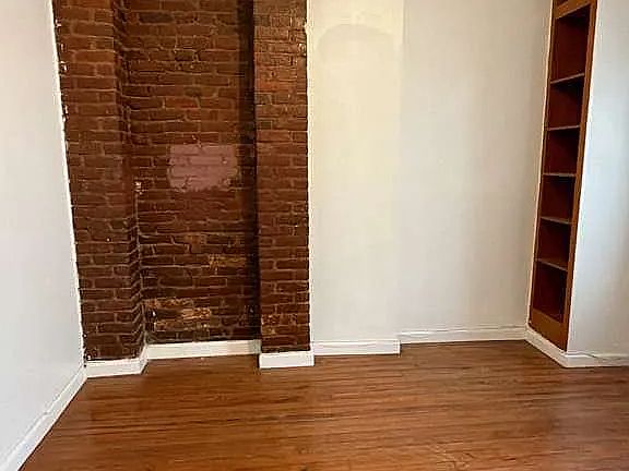 5th image of 137 Evergreen Ave APT 1B