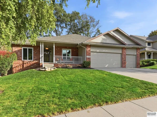 17718 Frances St, Omaha, NE 68130
