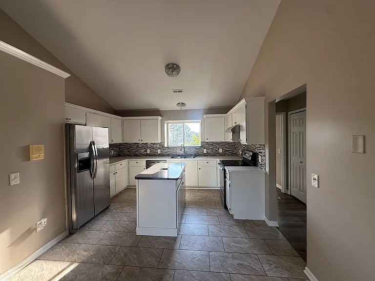 Lakepointe Dr — Photo 31