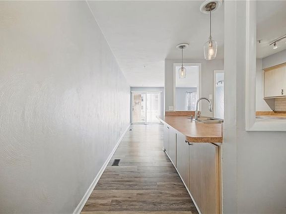 4th image of 2328 Bays Edge Ave