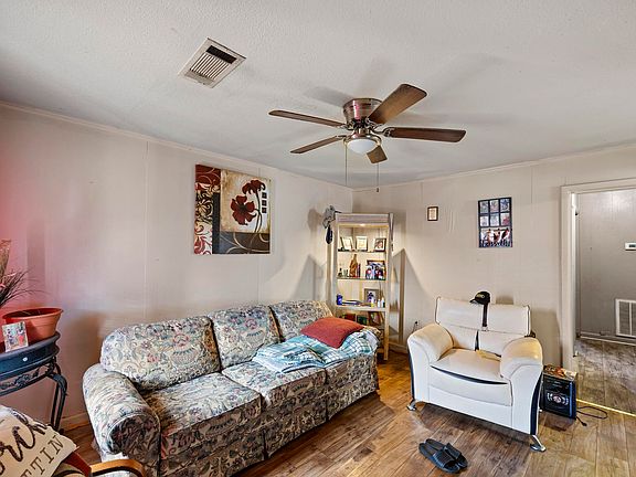 3rd image of 820 & 822 Pine St