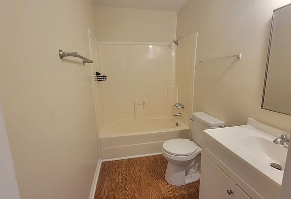5th image of 32 Highwood Ct #1