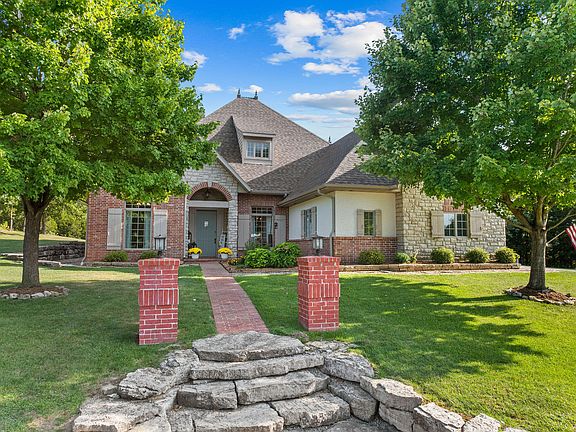 4th image of 245 Golf Club Drive