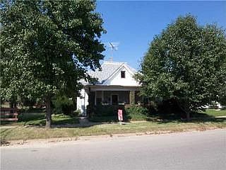 2nd image of 160 E Harrison St