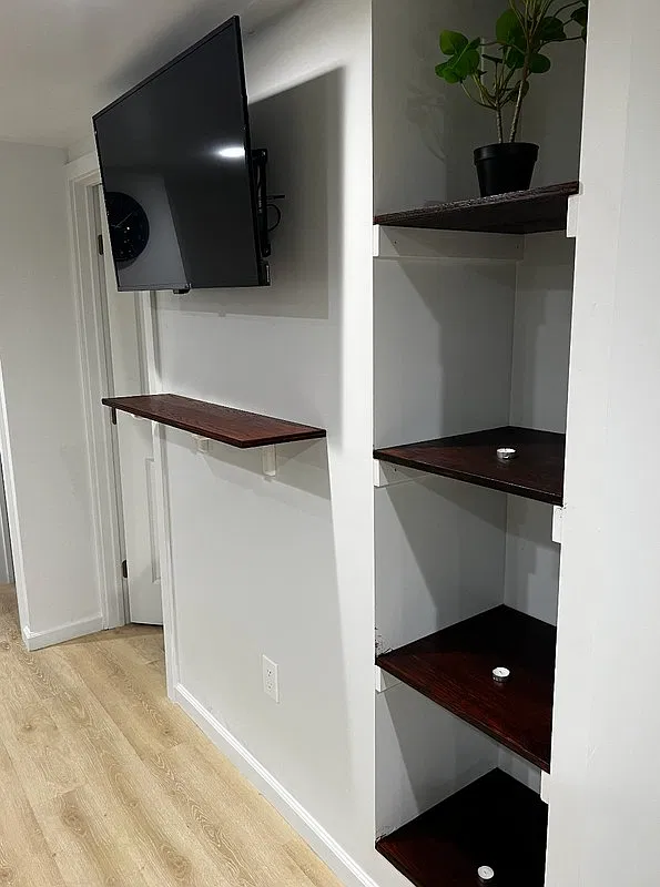 1 bed, 1.0 bath, 700 sqft, $2,200 — Photo 1