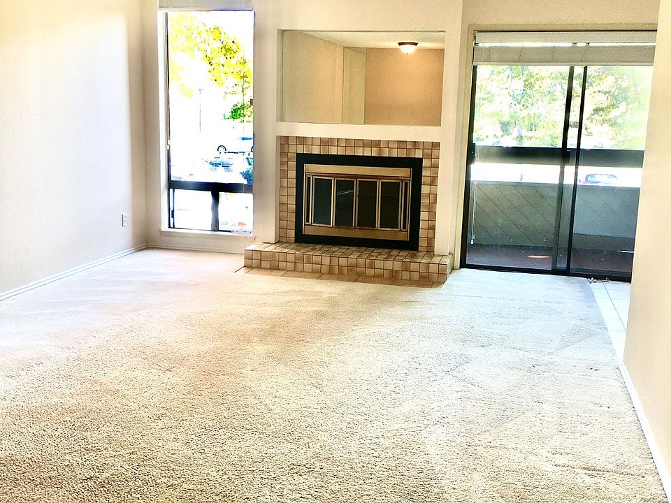 2nd image of 815 Sea Spray Ln APT 114
