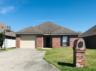 423 Christopher Dr, Houma, LA 70364