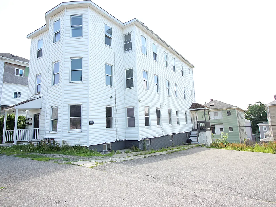 82 Fox St #2