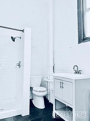 Rented by Real Street Inc | media 6