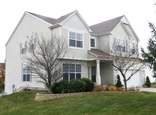 5 Valewood Ct, Streamwood, IL 60107