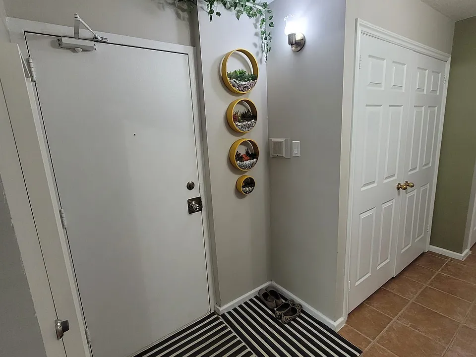 10 Sunny Glenway #2201
