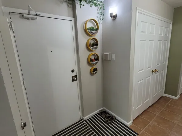 10 Sunny Glenway, Toronto, ON