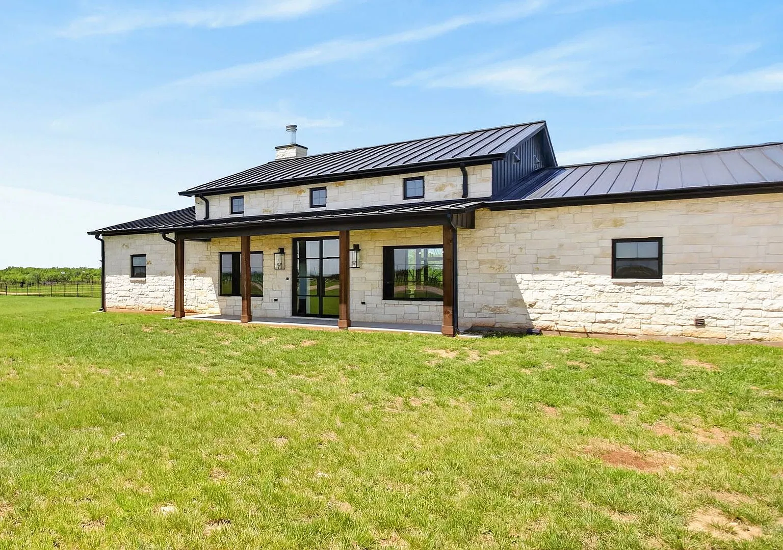 Prestige Modern Ranch Estate with Elite Equestrian Facilities in Perrin ISD — Photo 2