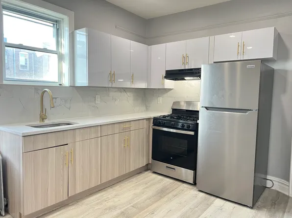 319 Summit Avenue image 1 of 5