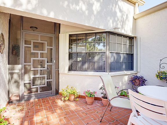 2nd image of 5855 Parkwalk Cir W