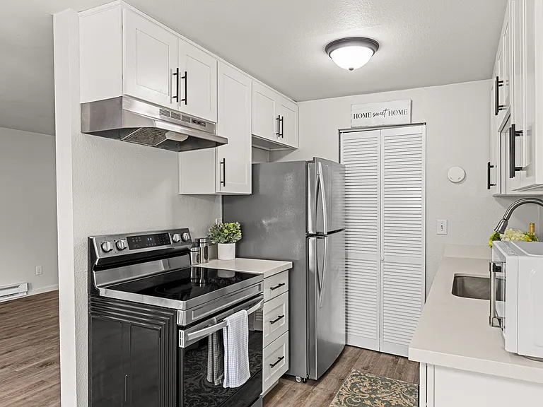 15210 Macadam Rd S #D211 — Photo 10