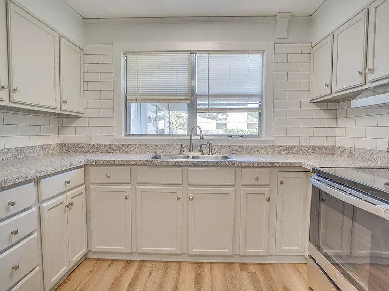 3371 Wellington Rd — Photo 16