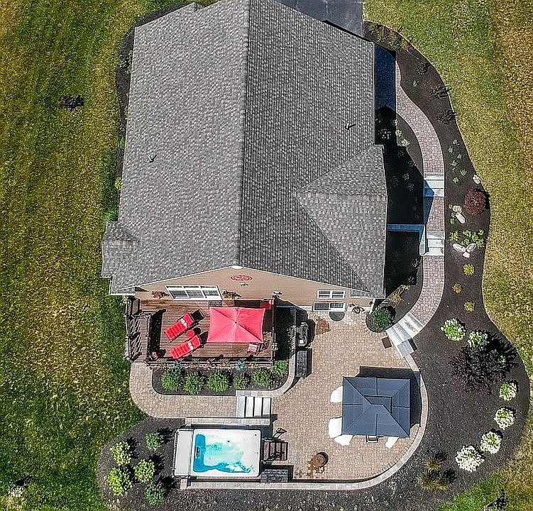 2nd image of 11 Old Mill Cir