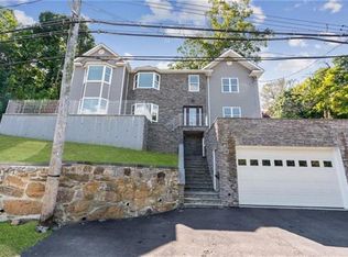 425 Sprain Rd, Yonkers, NY 10710