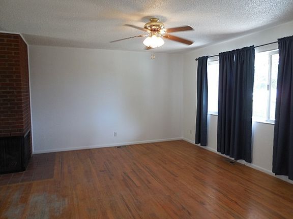 3rd image of 906 Avenida Del Sumbre