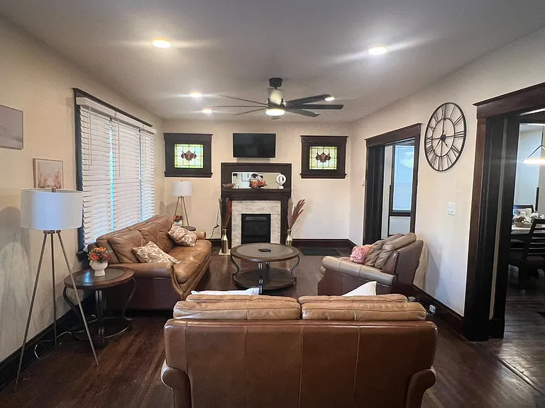 2121 Burnet Ave — Photo 12