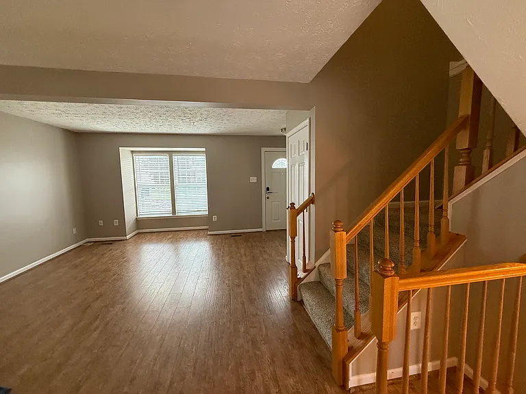 1097 Jeanett Way — Photo 10