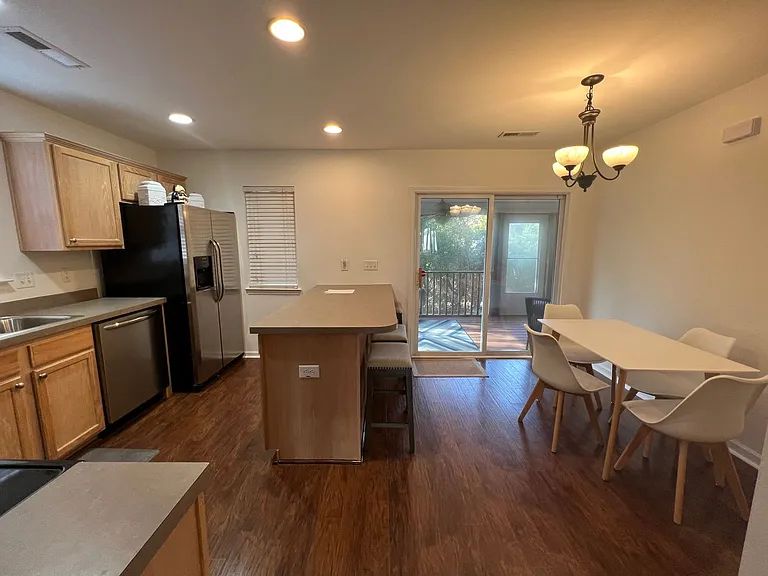 555 Tayrn Dr — Photo 5