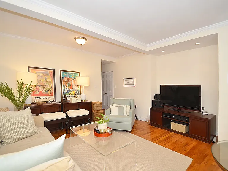 12 W 9th St #3C — Photo 2
