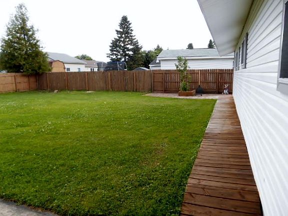 5th image of 1126 E Portage Ave