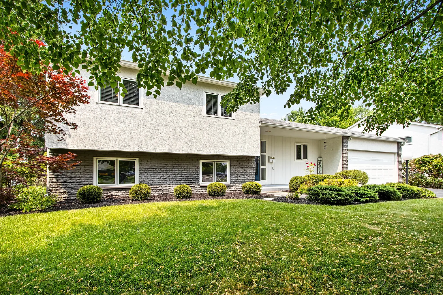 1828 Riverhill Rd photo 1