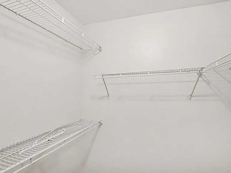 213 Hillsboro Pl — Photo 10