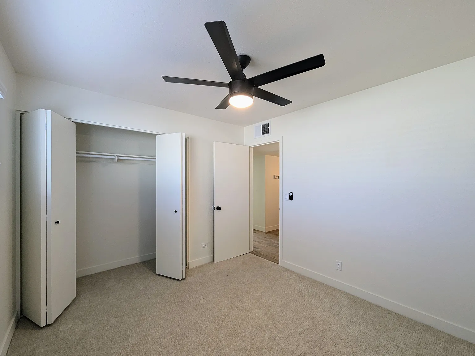 4 bed, 1686 sqft, $2,898 — Photo 3